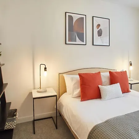 Host & - Routh Walk 惠特比