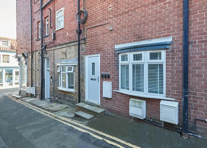 Host & - Routh Walk *