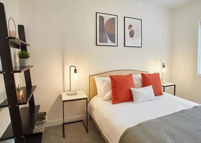 Host & - Routh Walk Whitby